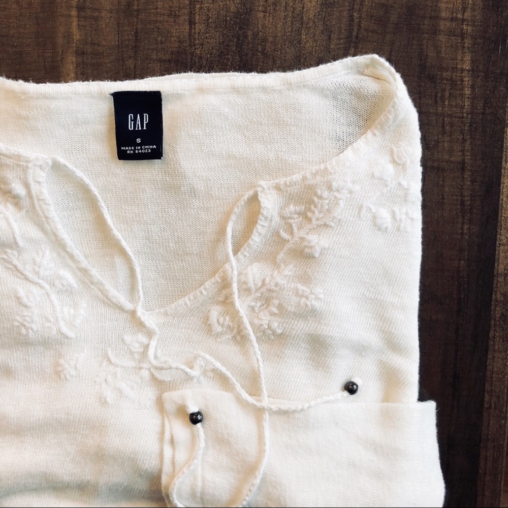 GAP Essential White Embroidered Long Sleeve